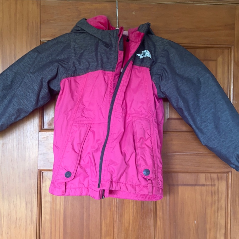 The north face snow jacket. Size 3T. Pink